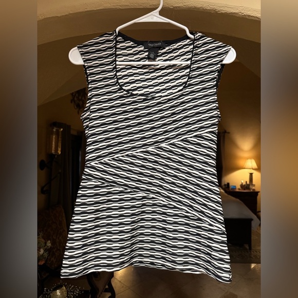 White House Black Market Tops - White House Black Market Monochrome Wave Tank Top